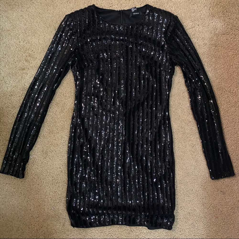 Forever 21 Black Sequin Bodycon Dress in size small